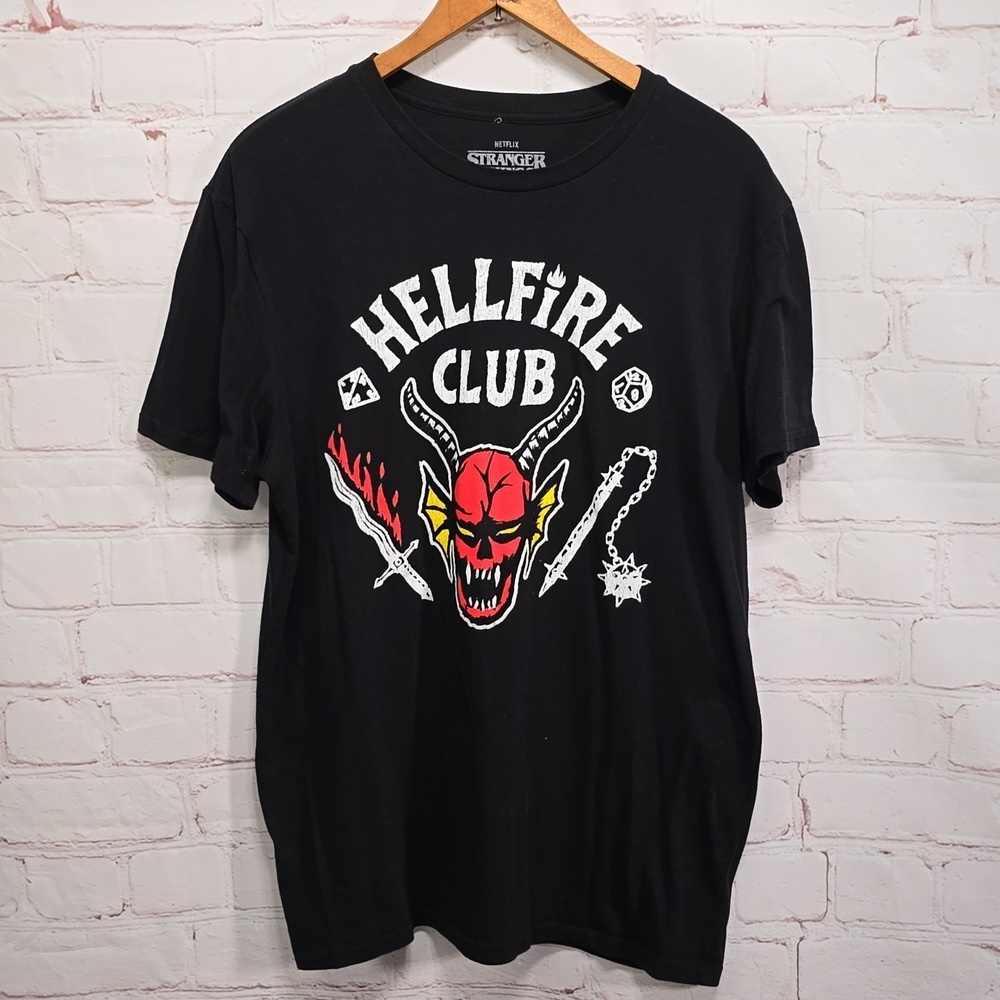 Netflix Stranger Things Hellfire Club Short Sleeve Tee Shirt Men's Size Medium